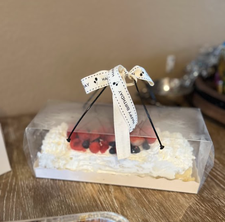 Keto Berry Swiss Roll Cake
